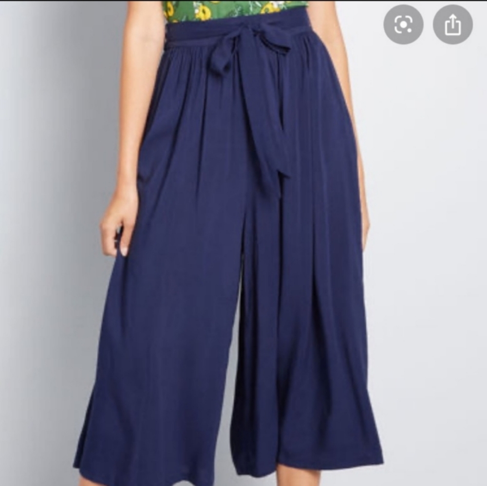 Modcloth unbridled enthusiasm cropped pants (xxs)